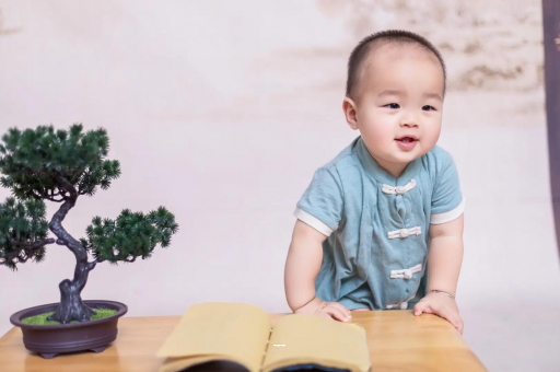 东明宝宝爱吐奶是什么原因